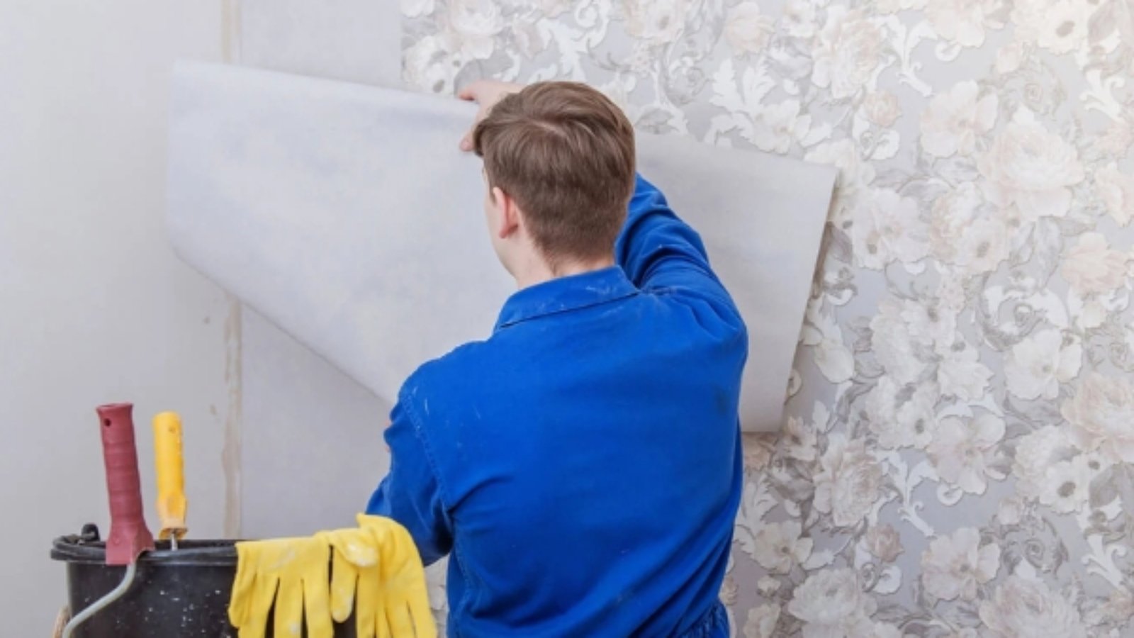 Wallpaper installation service in Dubai